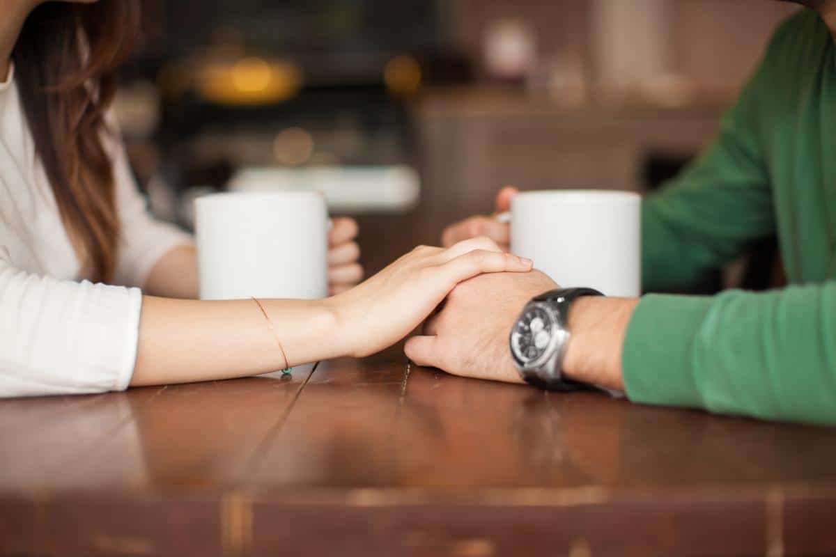 Mergina prieš pirmąjį pasimatymą pavadinta „raudona vėliava”: ne visi su