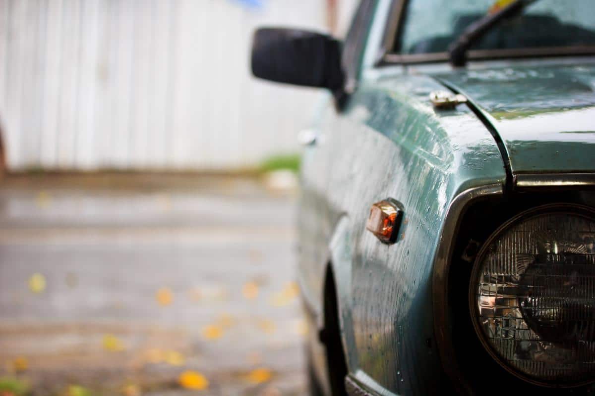 Pamatę tokį automobilį savo kieme, turėtumėte paskambinti policijai: negalima į