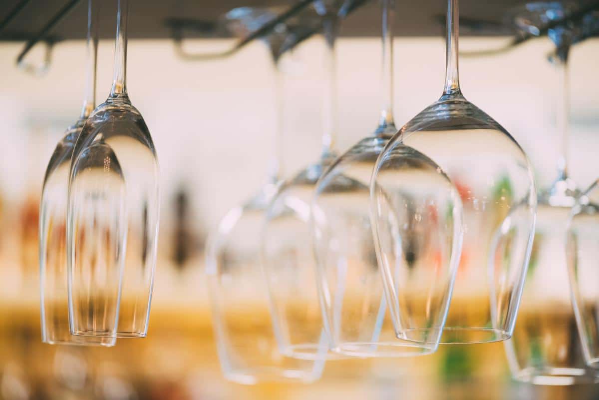 Už centus kainuojantis produktas ir 5 minutės laiko: kaip valyti