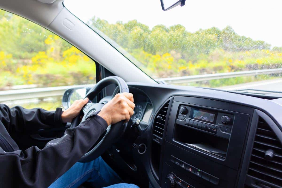 Važiuojant tokiu greičiu benzino ir dyzelino sunaudojama 2 kartus mažiau: