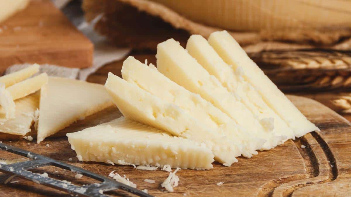 Niekada jo nepirkite: įvardytas kenksmingiausias sūris