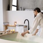 Kaip per porą minučių nušveisti vonią nuo įsisenėjusių nešvarumų: triukas