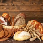 Kaip suminkštinti pasenusią duoną: grąžinti kepaliukui šviežumą